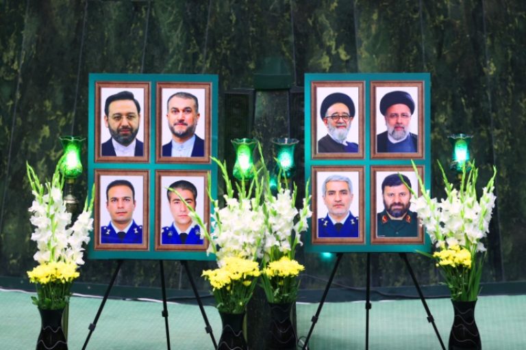 تقرير مصور .. مراسم تكريم للرئيس الشهيد آية الله رئيسي ومرافقيه في البرلمان الايراني