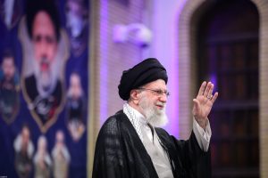 تقرير مصور .. مراسم إحياء ذكرى استشهاد الشهيد رئيسي بحضور الإمام الخامنئي