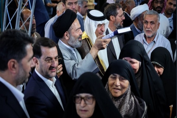 أول قافلة من الحجاج الإيرانيين تغادر طهران إلى الديار المقدسة
