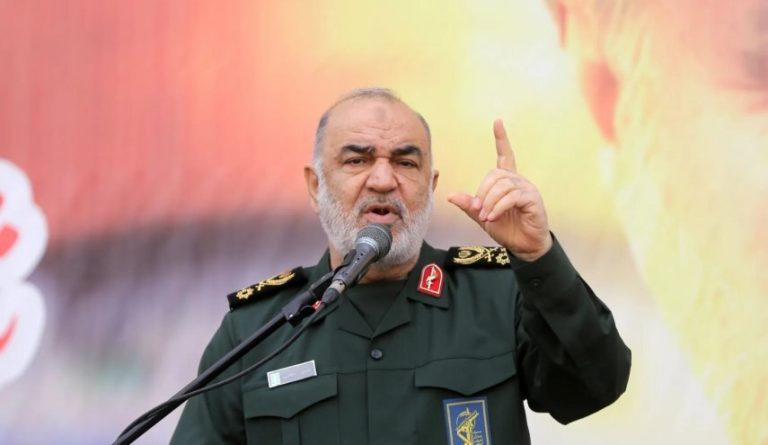 اللواء سلامي: القوات البحرية للحرس الثوري في ذروة الاستعداد القتالي