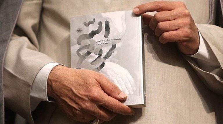 الإمام الخامنئي يؤكد على نشر التقريظات وتعزيز التيار الثوري