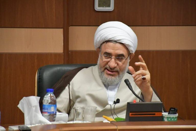 آية الله محسن الأراكي: أيّ اعتداء من أمريكا على قائد الثورة سيدّمر مصالحها في العالم
