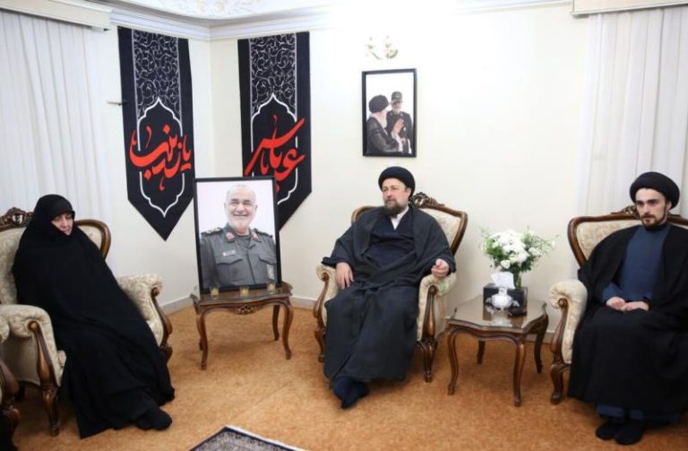 السيد حسن الخميني يلتقي عائلة الشهيد الفريق حسين سلامي