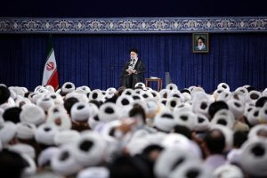 أكثر من 400 عالم دين في قم يؤيدون فتوى «المحاربة» ضد مُهدِّدي القيادة والمرجعية