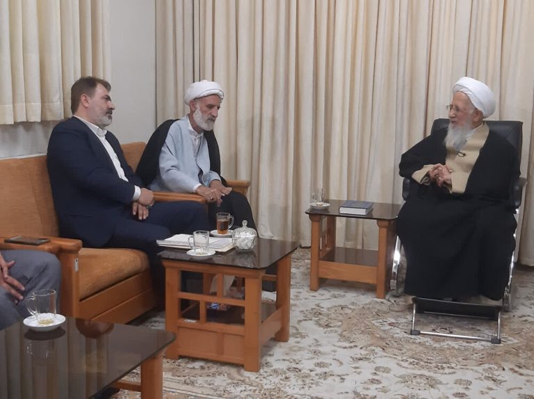 تأکيد سماحة آية اللّه العظمى جوادي الآملي على ضرورة الاستثمار في التعليم والإنتاج