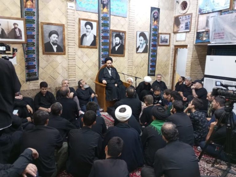 النجف الأشرف تحتضن مجلساً حسينياً في بيت الإمام الخميني
