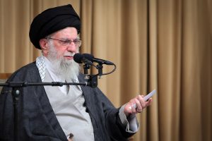 الإمام الخامنئي مخاطبًا الدول المعترضة على جرائم الكيان الصهيوني