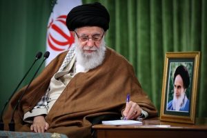قائد الثورة يهنئ شباب الطائرة الايرانية بتتويجهم لقب بطولة العالم