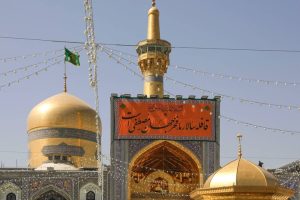 زينة وإضاءة مميزة للحرم الرضوي المطهر بمناسبة مولد النبي الأكرم (صلى الله عليه وآله)