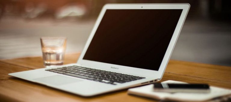 الإمام الخامنئيّ دام ظله: احترفوا الذكاء الاصطناعيّ