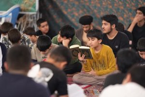 تديُّن الجيل الجديد رغم شدة الهجوم الثقافي للعدو / شغف الجيل الجديد بالاعتكاف؛ علامة بارزة على الإيمان الديني