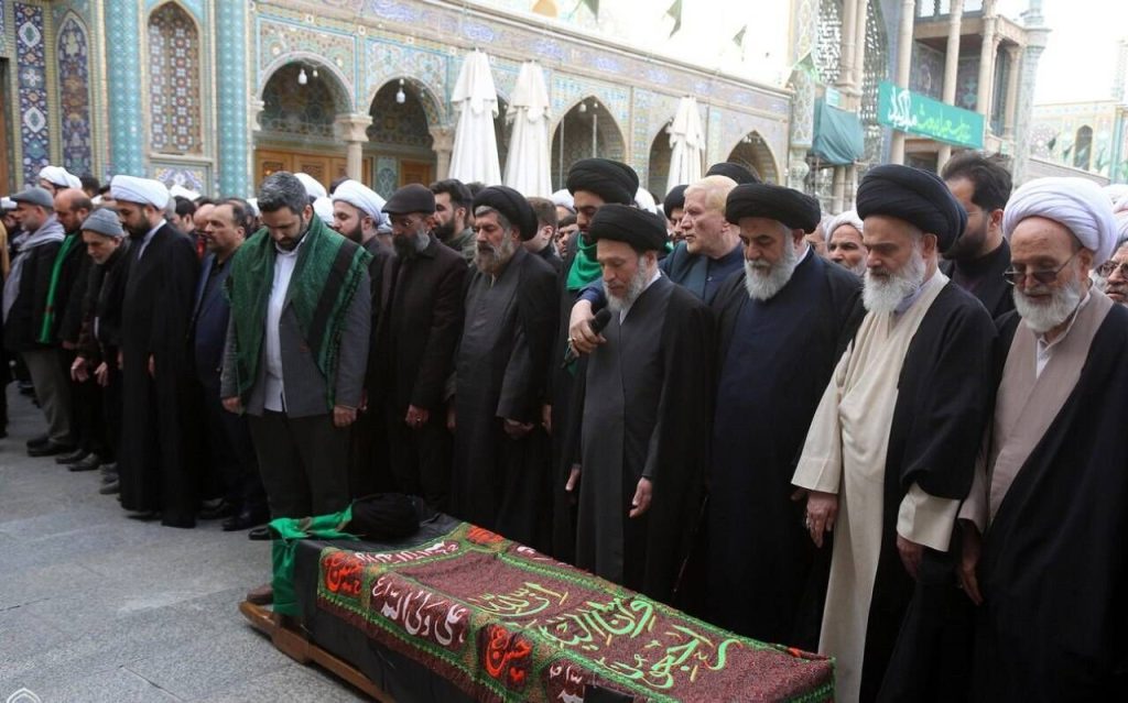 جثمان شقيق آية الله العظمى السيستاني يشيّع في مدينة قم المقدسة