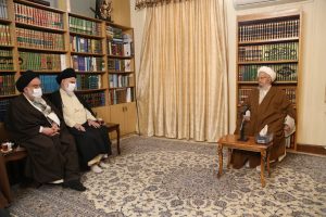 آية الله العظمى مكارم الشيرازي: سقط القناع عن وجوه المثيرين للشغب.. ضرورة تحرك الحكومة والبرلمان للسيطرة على الغلاء