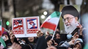 ملحمة شعبية في مدينة قم لإدانة المثيرين للشغب + صور