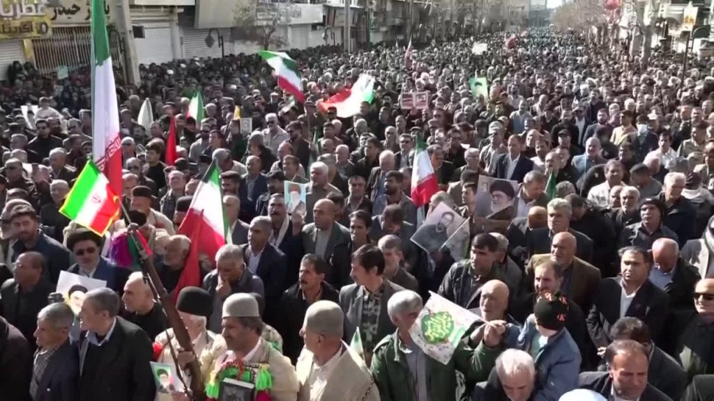 مسيرات مليونية في إيران تأييدًا للنظام الاسلامي وإدانة أعمال الشغب
