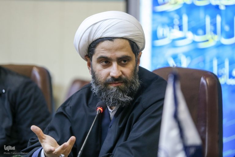 حفظ القرآن سبيل لتحقيق المجتمع القرآني وليس الهدف النهائي