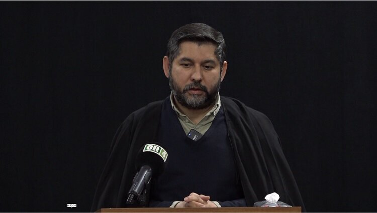 باحثٌ وكاتبٌ تركيٌّ: الثورة الإسلاميّة أعادت الإسلام في العصر الحديث فاعلًا إلى مسرح التاريخ