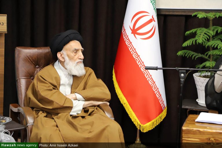 آية اللّه الموسويّ الأصفهانيّ: الصيام يمثّل تمرينًا يمتدّ 30 يومًا لبلوغ التقوى الإلهيّة