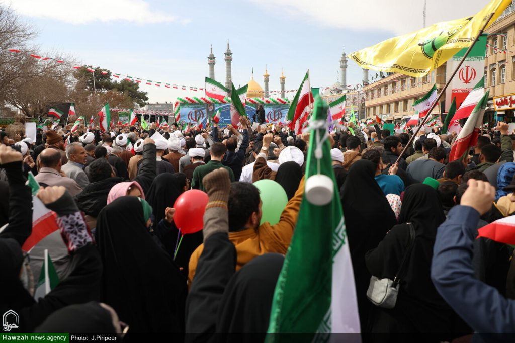 تقرير مصور | مسيرات حاشدة في ذكرى انتصار الثورة الإسلامية بمدينة قم