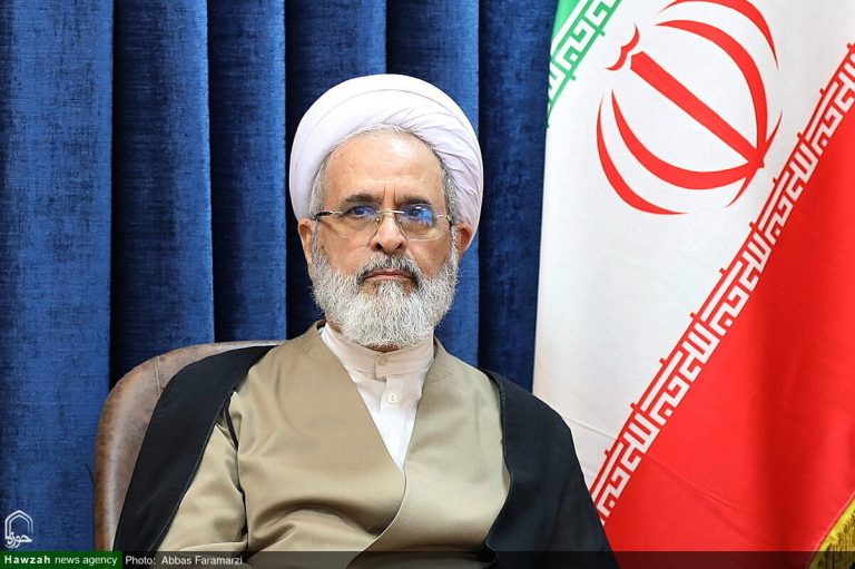 آية اللّه الأعرافيّ: المجتمع الحوزويّ ثابتٌ على عهده مع الشهداء في اتّباع القائد الأعلى للثورة الإسلاميّة