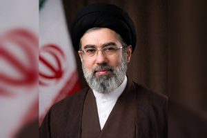 النشطاء القرآنيون في إیران يبايعون القائد الجديد للثورة الإسلامية الإيرانية