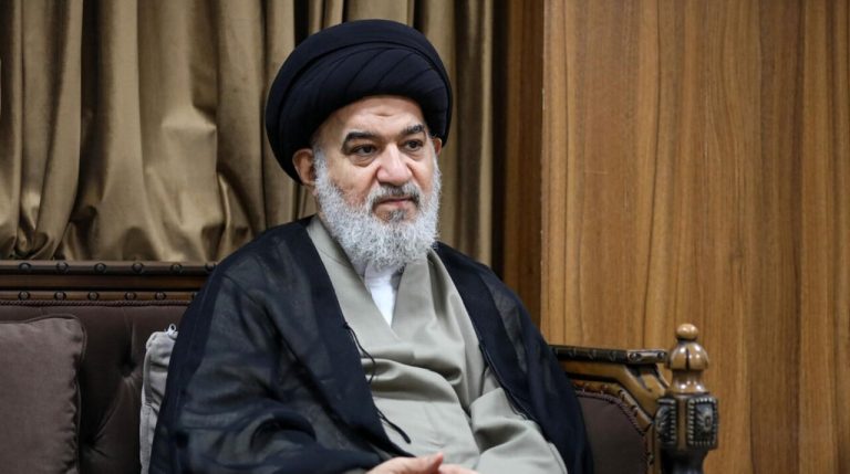 المتولي الشرعي للعتبة العباسية المقدسة يشارك في حملة دعم الشعبين الإيراني واللبناني