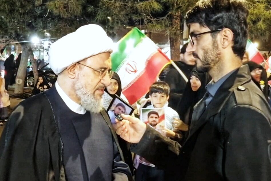 آية اللّه الأراكيّ: نتيجة الحرب المفروضة ستكون رفعةً وتقدّمًا للشعب الإيرانيّ