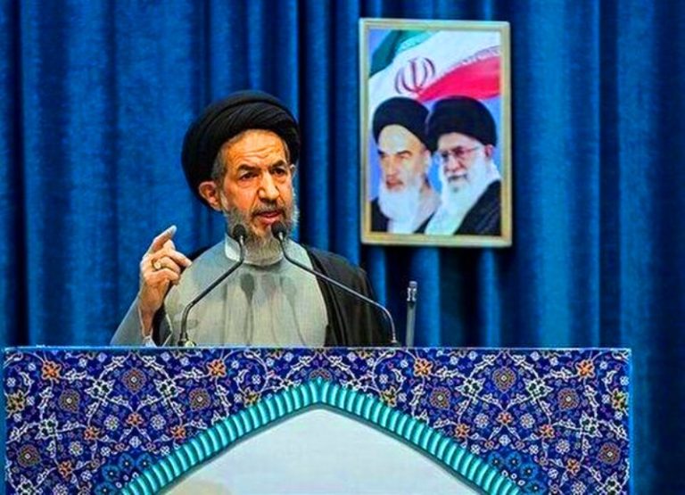 خطيب جمعة طهران: إيران مركز قوة جديد في العالم