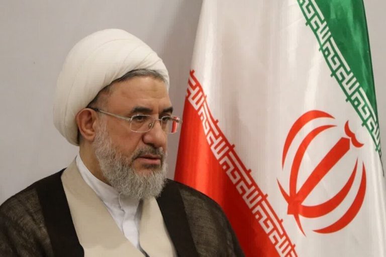 آية اللّه الأراكيّ في رسالة شكرٍ للبابا ليو الرابع عشر: الالتزام بتعاليم الإنجيل يعني الوقوف في وجه وهم السلطة الاستكباريّة