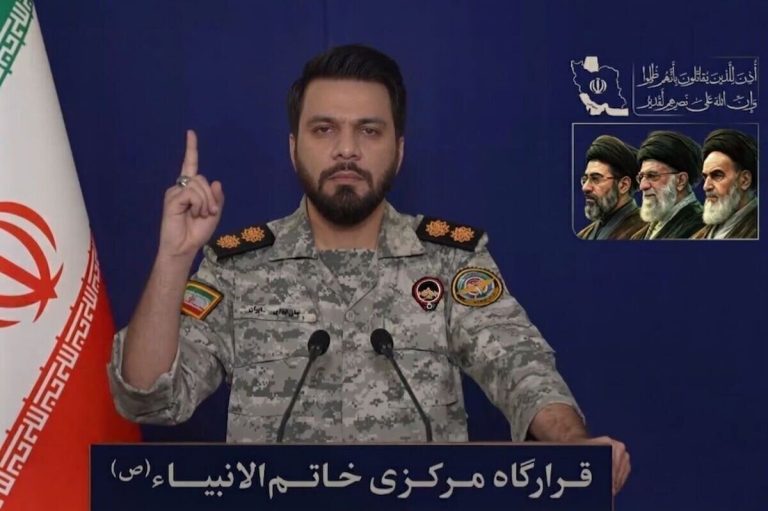 مقر "خاتم الأنبياء" يتوعد الأمريكيين بالرد على اعتدائهم على سفينة تجارية إيرانية