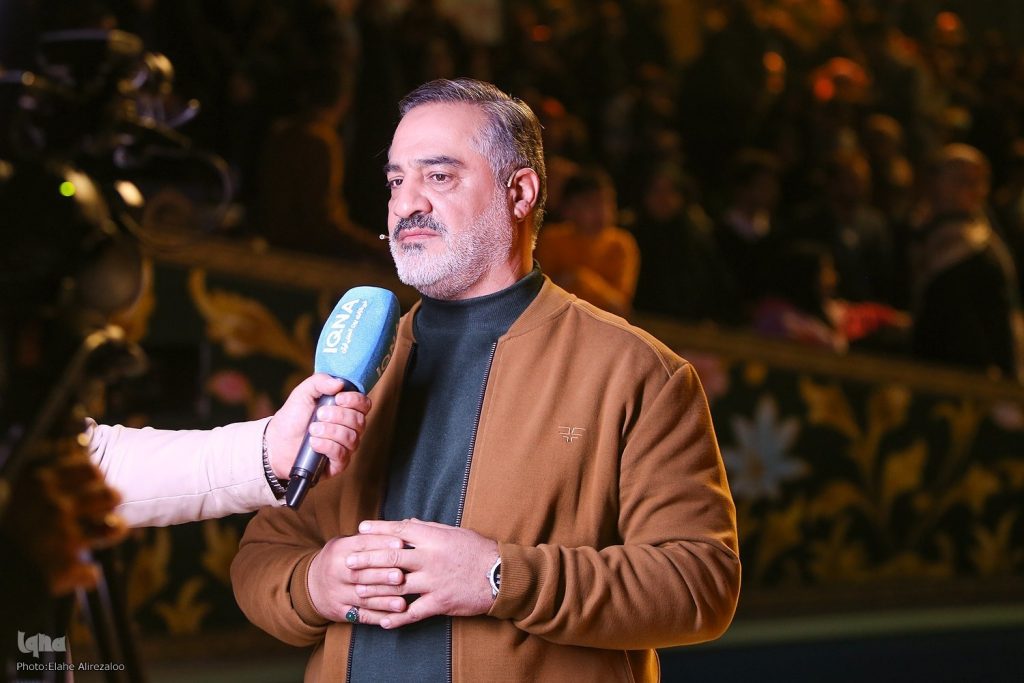 قارئ إيراني شهير ينتقد موقف العفاسي من العدوان الأمريكي على إيران