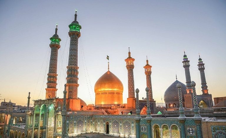 مقام فاطمة المعصومة