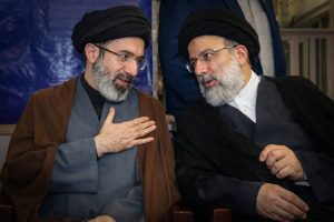 قائد الثورة في ذكرى استشهاد الرئيس رئيسي: "تحمّل المسؤولية، إفساح المجال للشباب، العدالة، والدبلوماسية الفاعلة والنافعة" من أبرز خصائصه