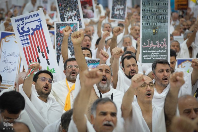 تقرير مصور | مراسم البراءة من المشركين في صحراء عرفات