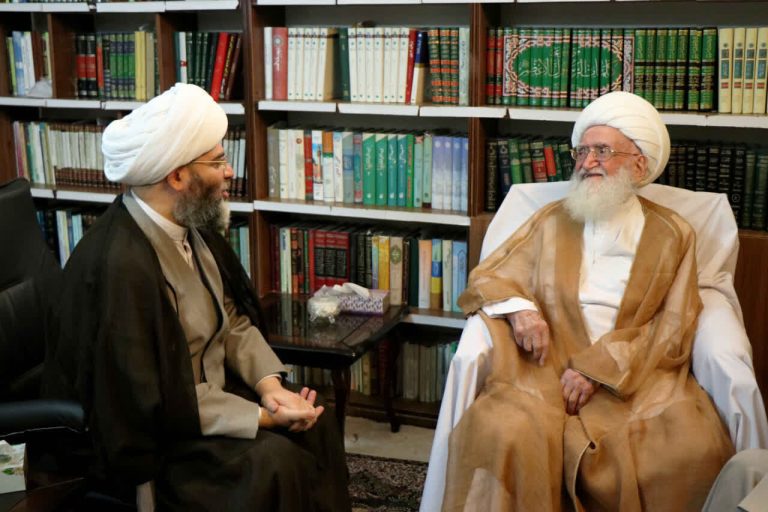 آية اللّه العظمى نوري الهمدانيّ: يجب على الجميع الالتزام بقرارات قائد الثورة الإسلاميّة.. شكرٌ وتقديرٌ للحضور الشعبيّ الواسع في التجمّعات الليليّة