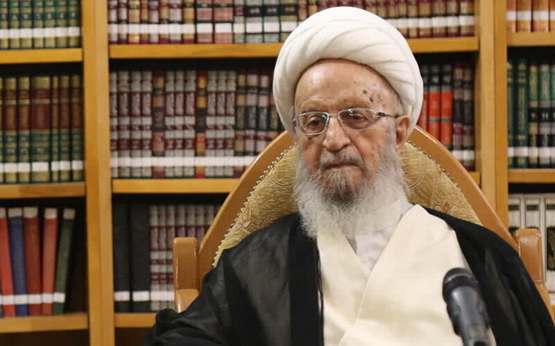 آية اللّه العظمى مكارم الشيرازيّ: أهمّ دعمٍ لنجاح الأجهزة التنفيذيّة والسيادية هو حضور الشّعب ومواكبته الواعية