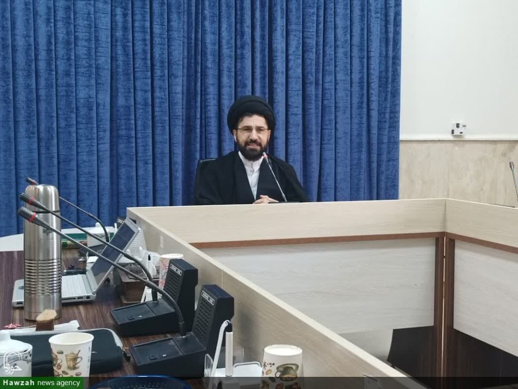 عضو معهد العلوم والثّقافة الإسلاميّة: الأمن المرتكز على الشعب نعمةٌ قرآنيّة وفنٌّ مستمدٌّ من الإمام الخمينيّ (رحمه اللّه)