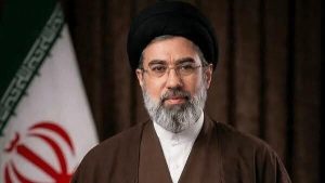 قائد الثورة الإسلامية: تقدم الوطن مرهونٌ بجناحي العلم والعمل