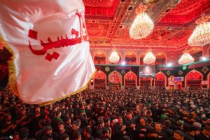 بالصور.. إحياء ليلة عاشوراء في حرمي الإمام الحسين وأخيه العباس(عليهما السلام)