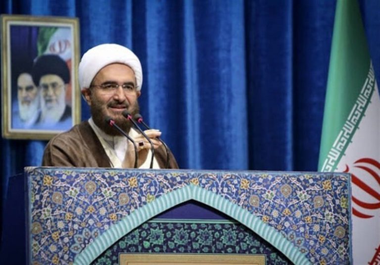 خطيب جمعة طهران: إذا ارتكب الأعداء أية حماقة فصواريخنا لهم بالمرصاد