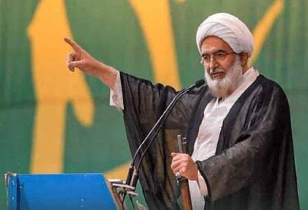 حجة الاسلام حاج علي اكبري: الإمام الشهيد (رض) اختار طريق الجهاد واستطاع ان يهزم الاستكبار