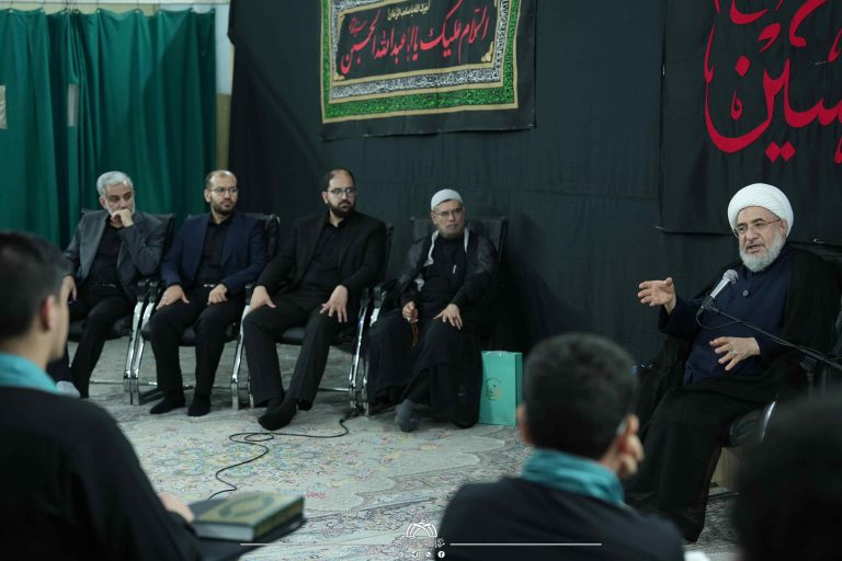 لقاء قرآني يجمع المواهب القرآنیه العراقیه بآية الله الشيخ محسن الأراكي