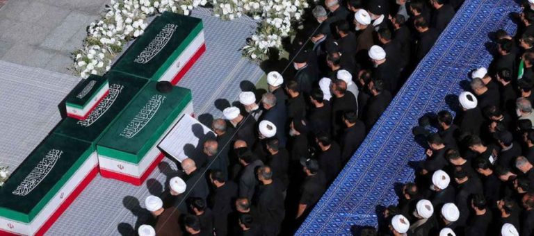 تشييع الإمام القائد: 15 مليون رسالة حبٍّ وتحدٍّ