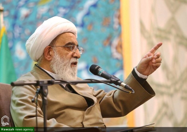 آية اللّه شَب‌زِندِه‌دار: القائد الشهيد كان يرى الفقه أساسًا لإدارة جميع شؤون المجتمع