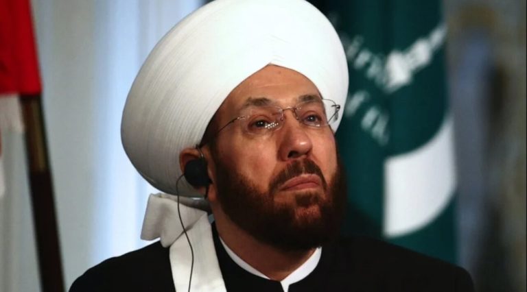 الحكم بالسجن المؤبد على المفتي السابق لسوريا الشيخ أحمد حسون