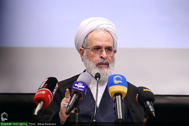 آية اللّه الأعرافيّ: خمسة عناصر أساسيّةٍ لنظرية "الوحدة" في خطاب الثورة الإسلاميّة.. الوحدة لا تعني إلغاء الفوارق أو طمس الهويّات المذهبيّة