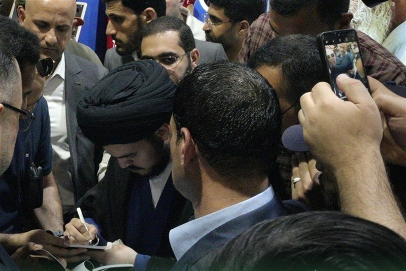 «ذكرياتي مع أبي».. إقبال واسع على كتاب نجل السيد حسن نصر الله في معرض بغداد