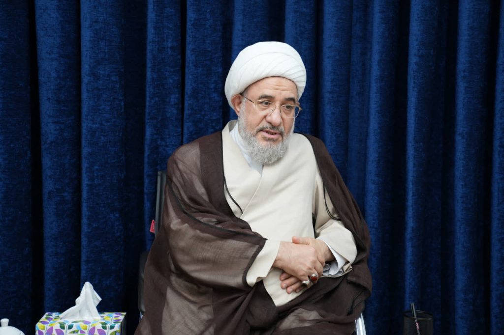 آية اللّه الأراكيّ يندّد بشدّةٍ بإجراء الحكومة العراقيّة: سدّ الطريق أمام زوّار العتبات المقدّسة إجراءٌ طاغوتيّ