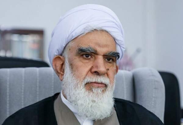 الشيخ الأختري يندد باغتيال عالم سني ويشيد بجهوده في سبيل الوحدة الإسلامية