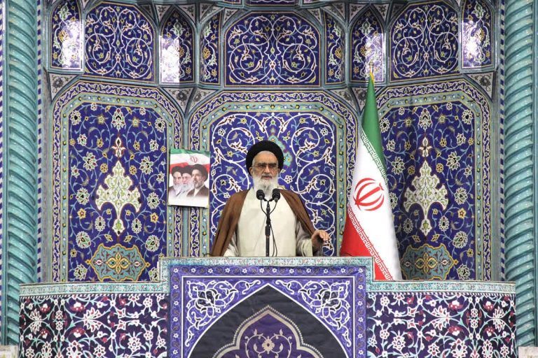 آية اللّه سعيديّ: الشعب يطالب بالثأر لدم القائد الشهيد ولدماء شهداء مدرسة ميناب